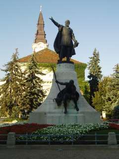 Kecskemét, Kossuth tér: Kossuth-szobor 1.kép.jpg Kecskemét, Kossuth tér: Kossuth-szobor 1.kép.jpg