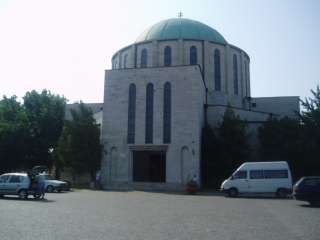 Mohács, Széchenyi tér: Fogadalmi templom 1.kép.jpg Mohács, Széchenyi tér: Fogadalmi templom 1.kép.jpg